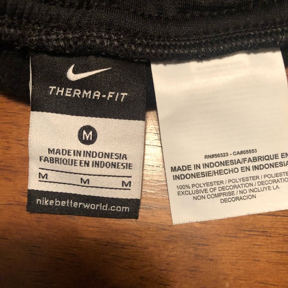 Youth Nike Therma Fit pants - Picture 6 of 6